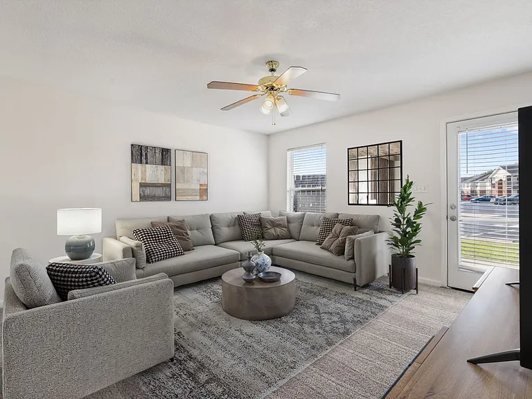 Two Bedroom B - 2 Bed / 1.5 Bath - 1,050 Sq.Ft.