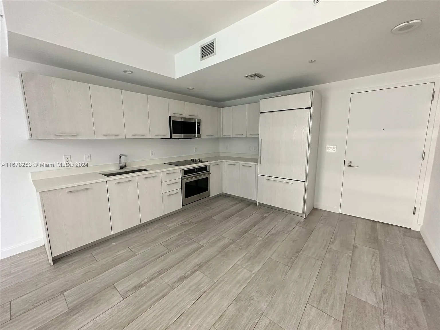 1 bed, 609 sqft, $3,050 — Photo 1
