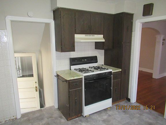 5th image of 13822 Courtland Ave
