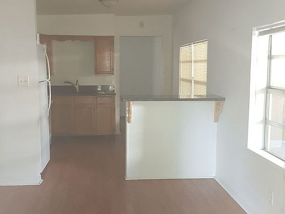 5th image of 1715 E Jersey Ave
