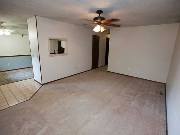3rd image of 1119 N Westwind Dr