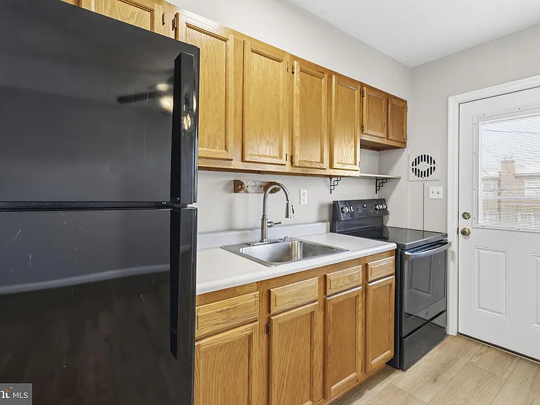 7124 Gough St — Photo 10