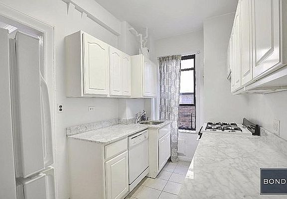 4th image of 315 W 102nd St #7CC