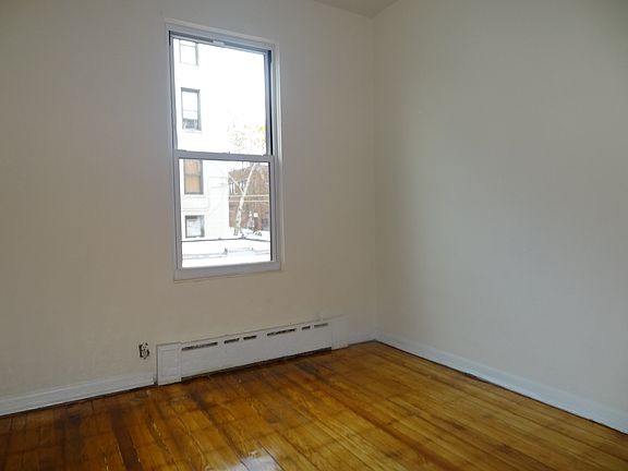 3rd image of 4321 25th Ave #2