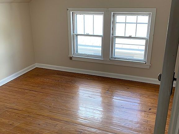 4th image of 1155 S Bedford Ave