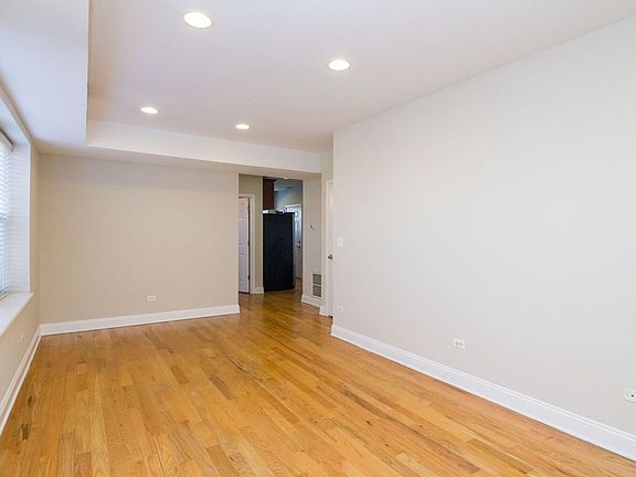 4th image of 6501-6509 N Claremont Ave #6507-1