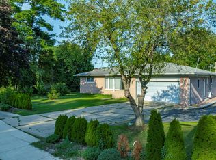 41544 Dequindre Rd, Sterling Heights, MI 48314