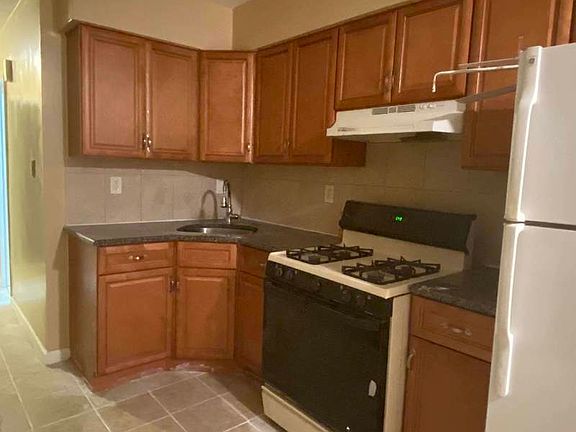 4th image of 10202 Avenue J #1