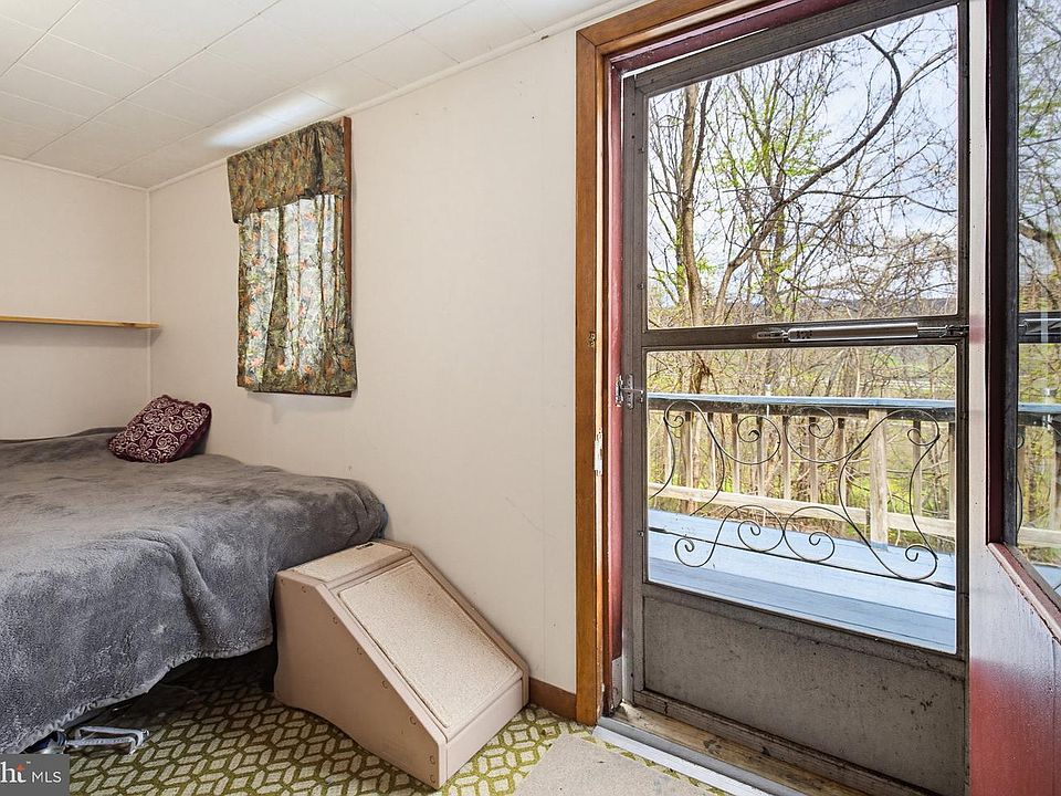 28th image of 149 Cabin Ln