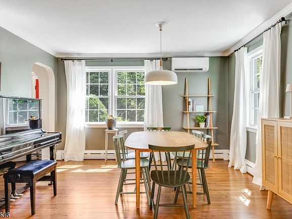 3rd image of 16 Sherman Pl