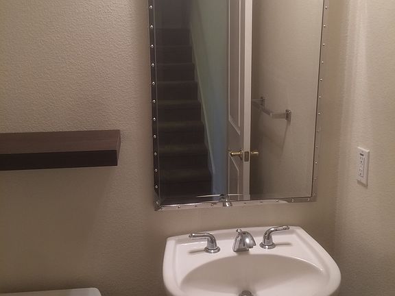 1/2 Bath 