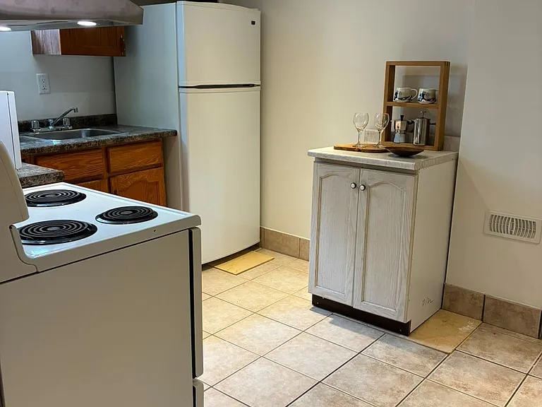 1470 Fisher Ave — Photo 6