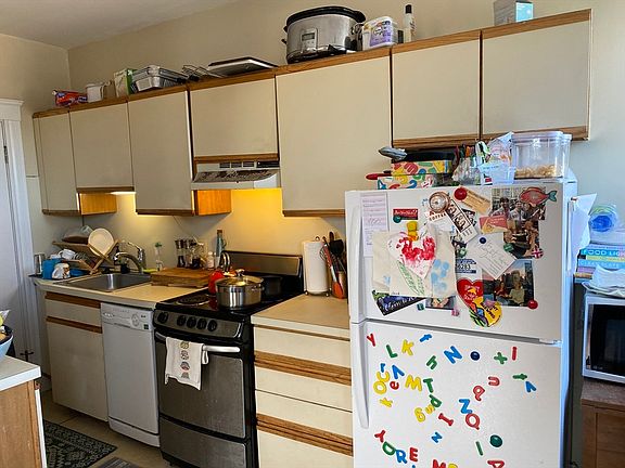5th image of 2 Sutherland Rd APT 44