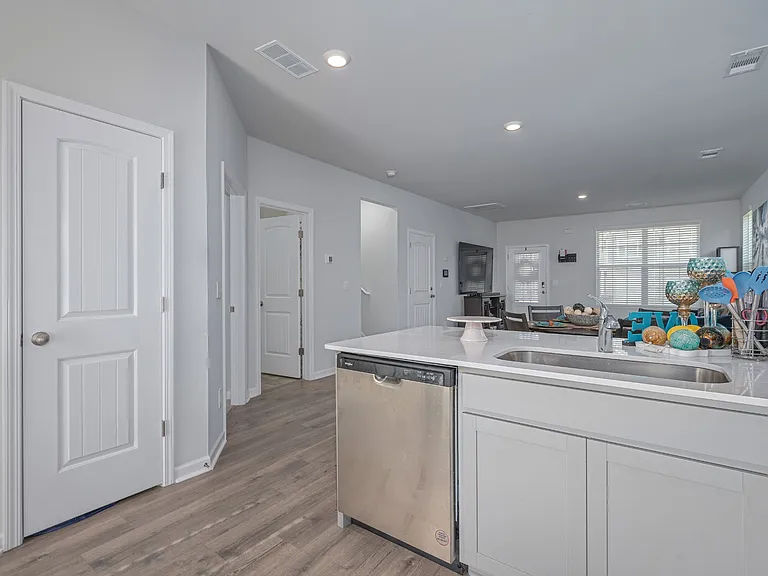 447 Augustine Dr — Photo 9