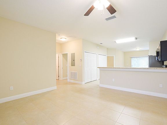 3rd image of 517B Blackbird Ln
