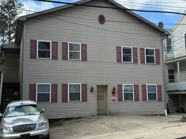 211 N George St #2, Pottsville, PA 17901