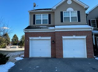 5332 Spring Ridge Dr E, Macungie, PA 18062
