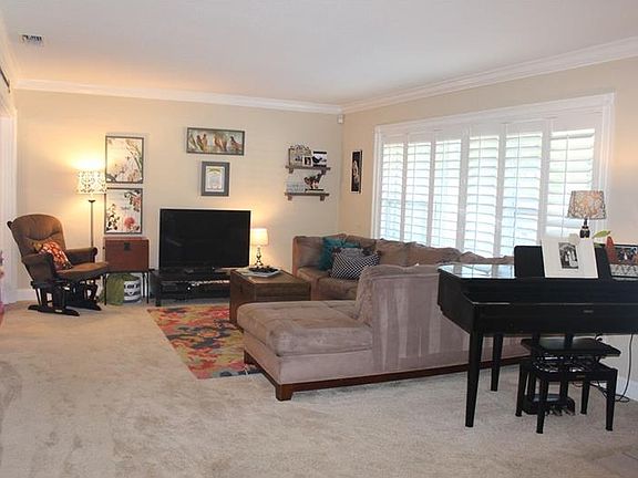 4th image of 1507 Tangerine St