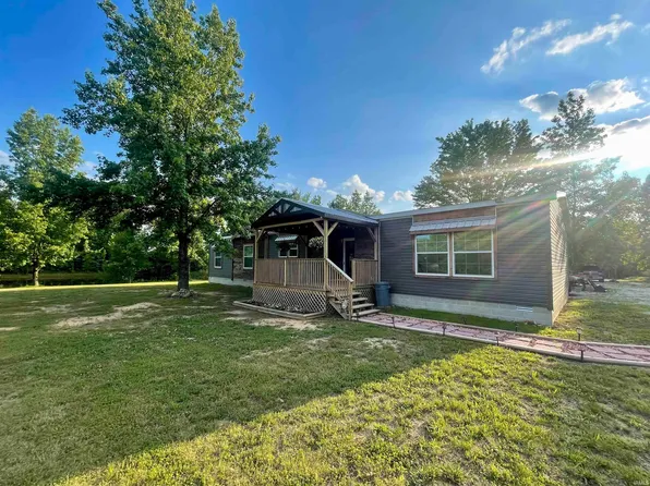 2551 W Sue Dr, Petersburg, IN 47567