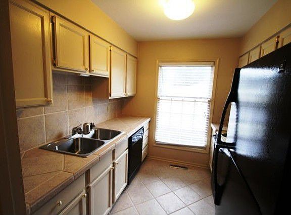 3rd image of 109 Blackbird Way APT 9