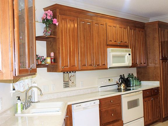 4th image of 4409 Summer Hill Pl
