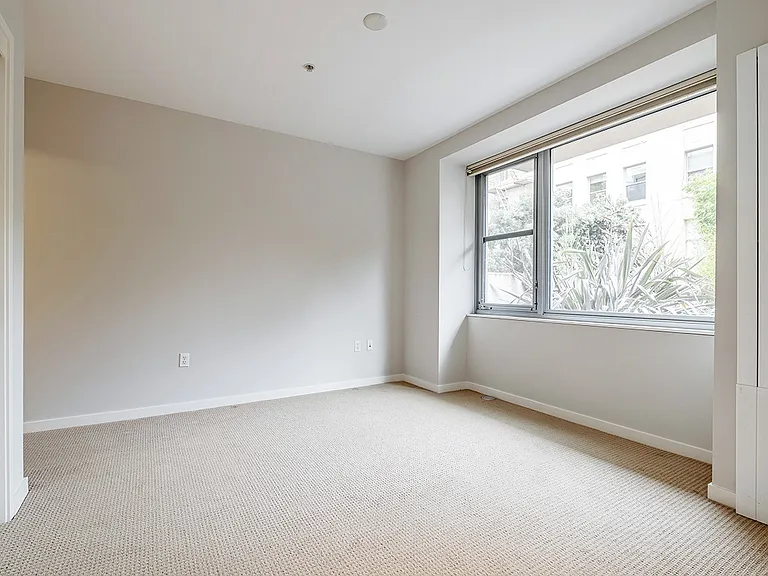 1840 Washington St #202 — Photo 17