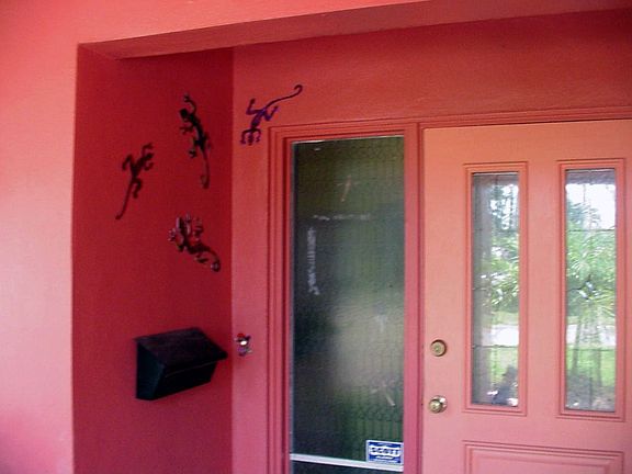 Gekko doorbell and friends