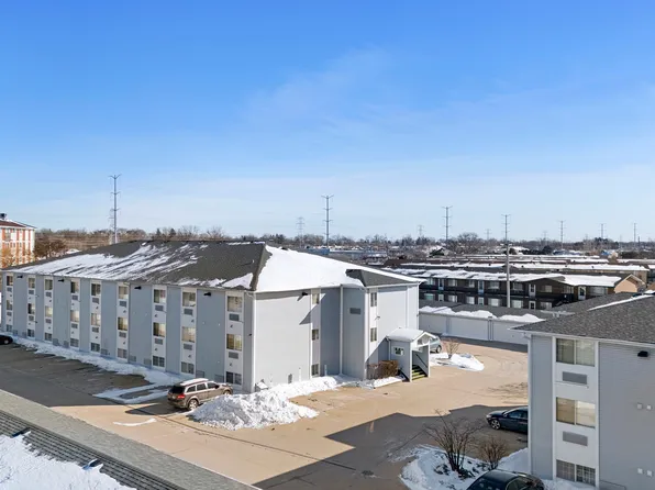 3130 W Monroe St APT 317, Waukegan, IL 60085