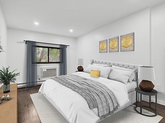 3rd image of 313 W 82nd St APT 4B