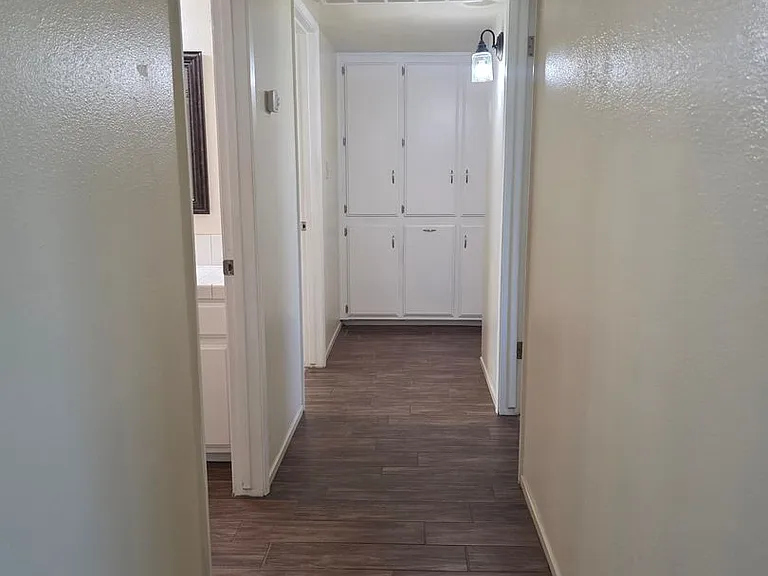 1012 Orangewood St — Photo 6