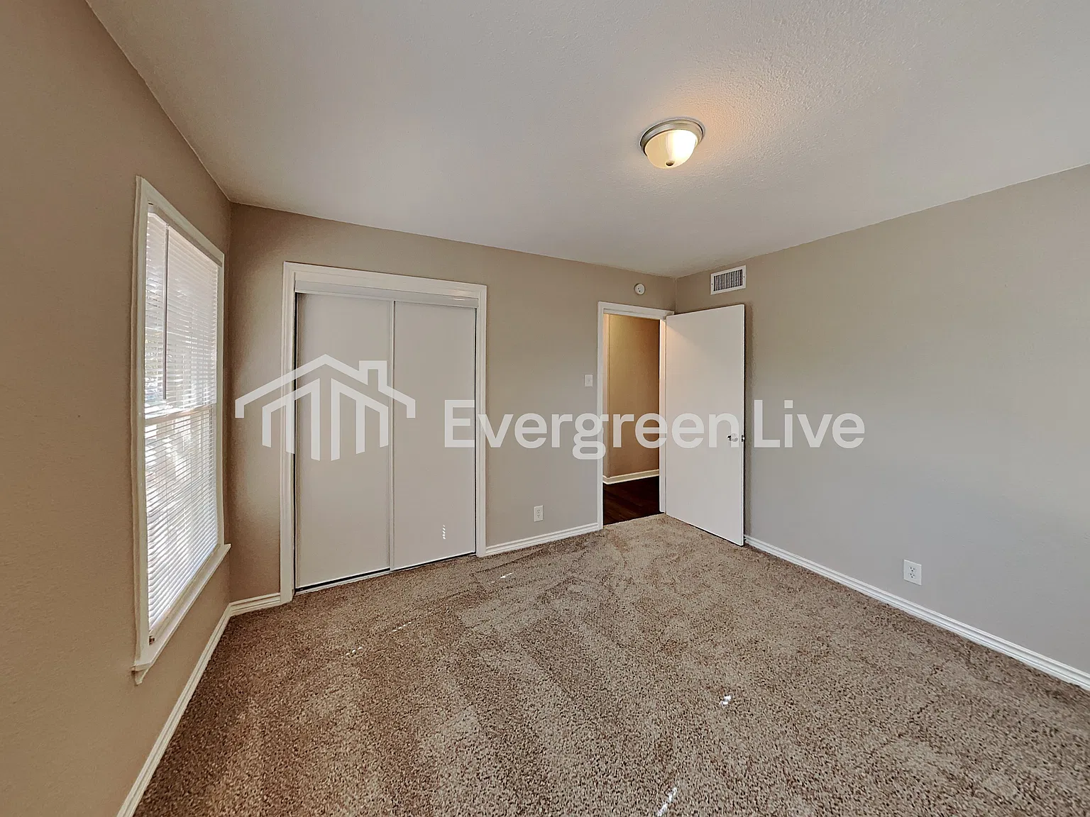 3 bed, 1.5 bath, 1196 sqft, $1,795 — Photo 4
