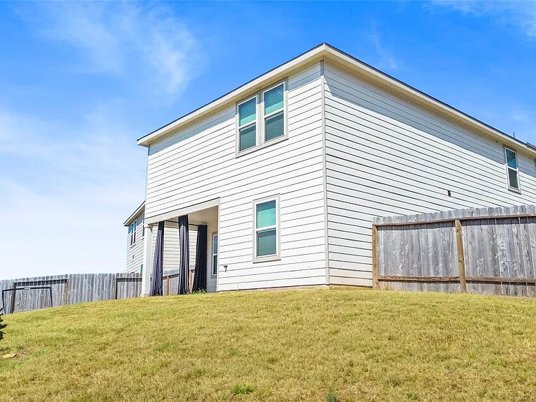 14707 Callard Ct — Photo 32