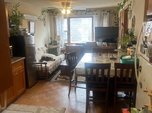7012 W 87th St APT 2, Burbank, IL 60459