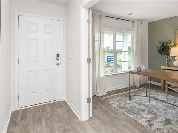 3506 Cash Dr, Winston Salem, NC 27107