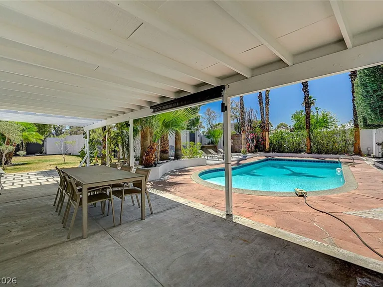 4153 Woodcrest Rd — Photo 48