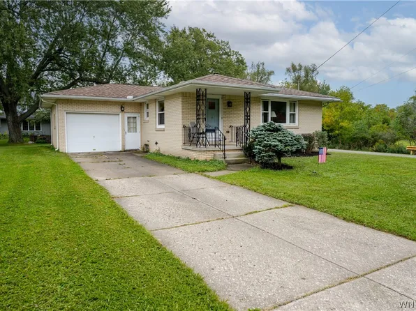 7 Ridgeview St, Depew, NY 14043