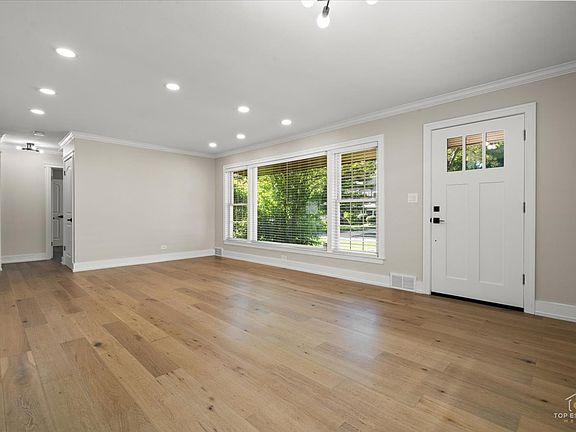 3rd image of 463 Longfellow Ave