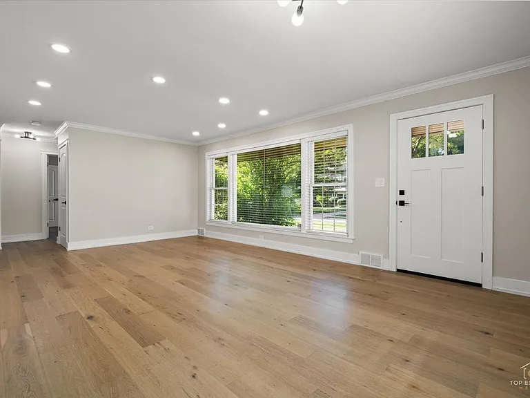 463 Longfellow Ave — Photo 3