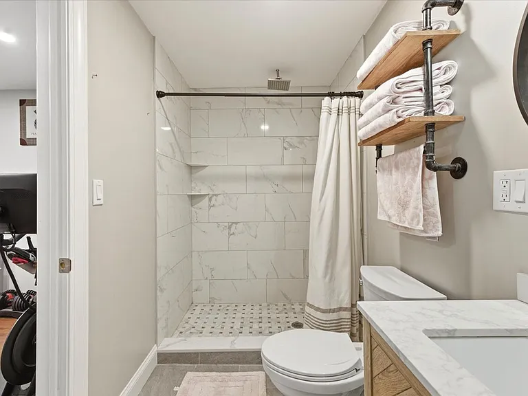 191-193 Cornell St #2 — Photo 19