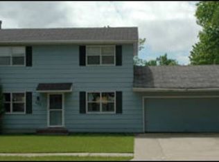 222 32nd Ave N, Fargo, ND 58102