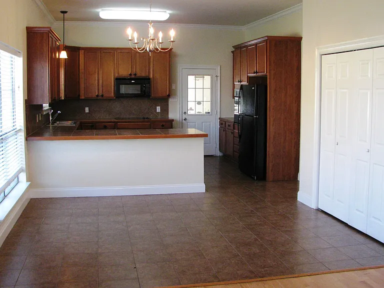 13838 Timberlake Dr — Photo 2