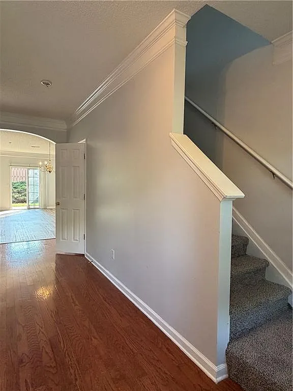 2 bed, 2.5 bath, 1639 sqft, $2,200 — Photo 2
