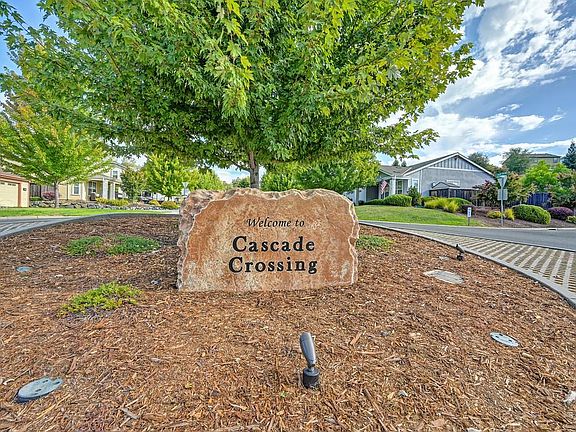 2nd image of 21583 Cascade Crossing Rd