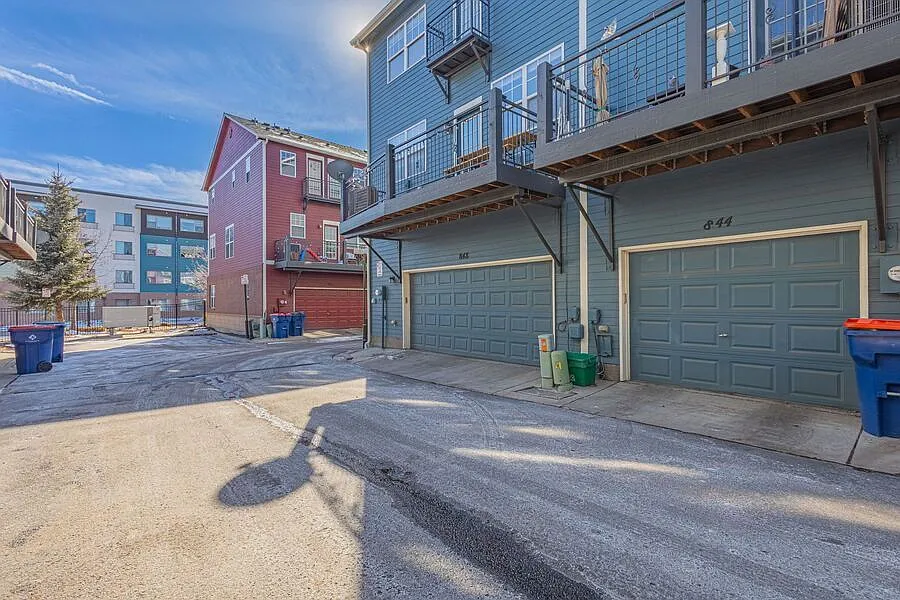 Corner-Unit Luxury W/ Private Balconies In The Heart Of Downtown Colorado Springs — Photo 2