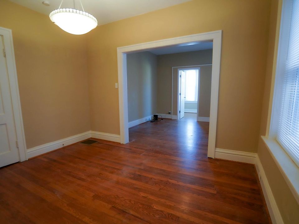 1st image of 904 Eastgate Ave #1N