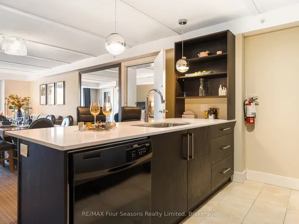 9 Harbour St E #6210-6212, Collingwood, ON L9Y 5C1