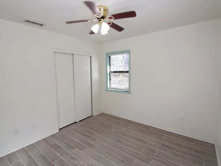 816 Denton Dr — Photo 18