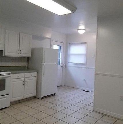 4th image of 4963 Patricia St