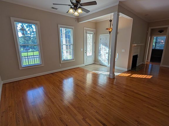 5th image of 216 Pointe Overlook Dr