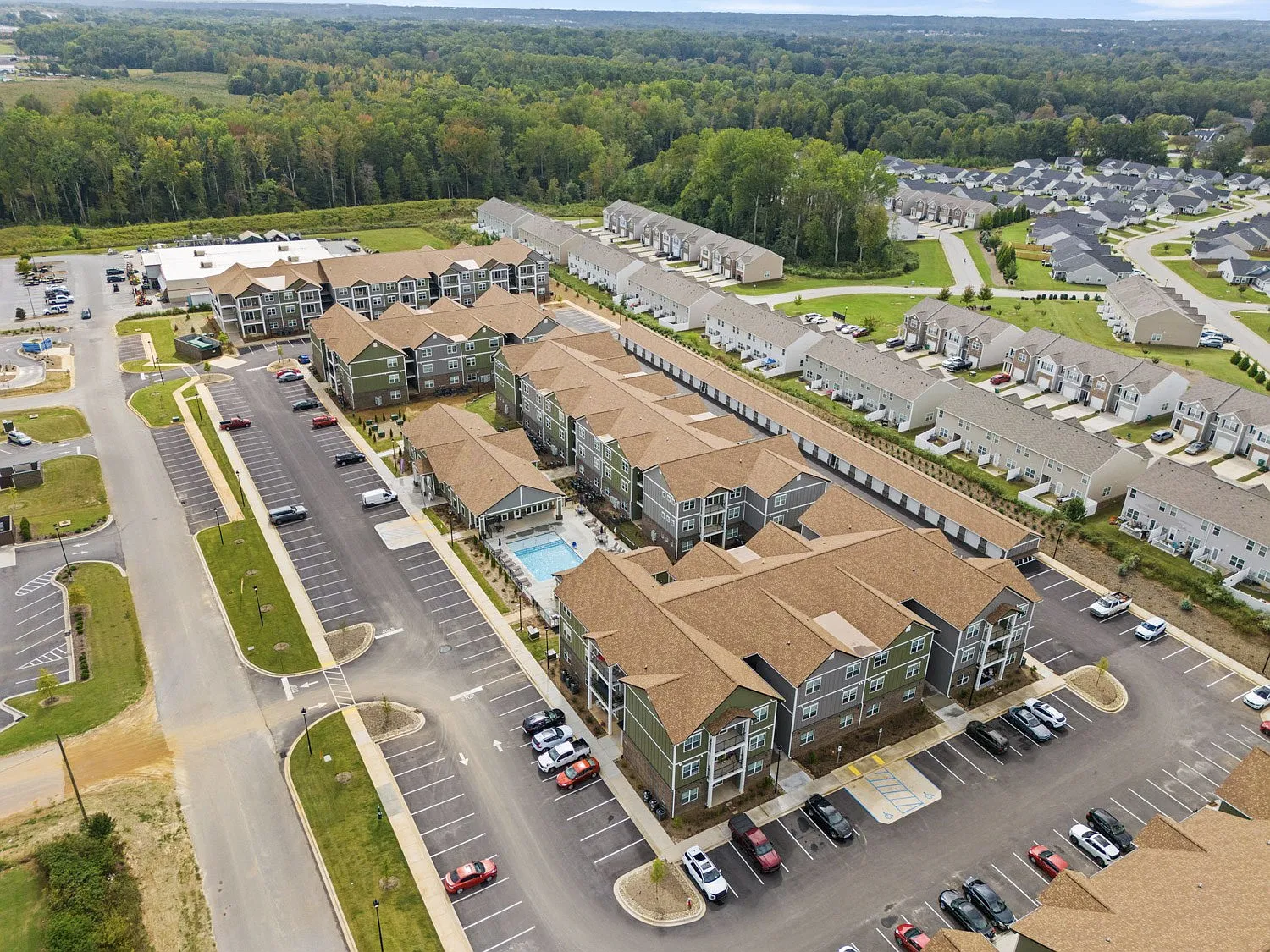 The Grande at Geyser Falls Luxury Apartments — Photo 2
